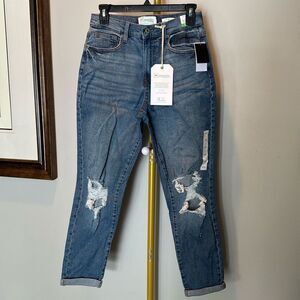 Celebrity by Pink Women's High-Rise Distressed Mom Mindful Jeans NWT Size 3/26